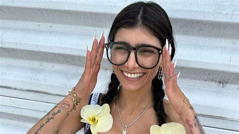 xxx of mia khalifa|Mia Khalifa Porno Videos 